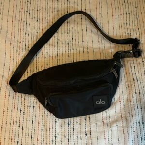 Alo Explorer Fanny Pack